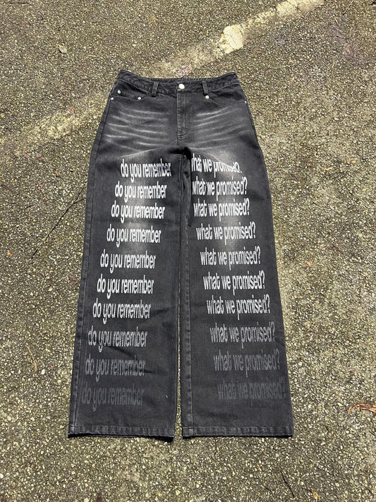 Graphic Jeans