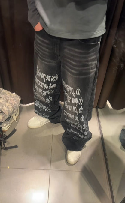 Graphic Jeans